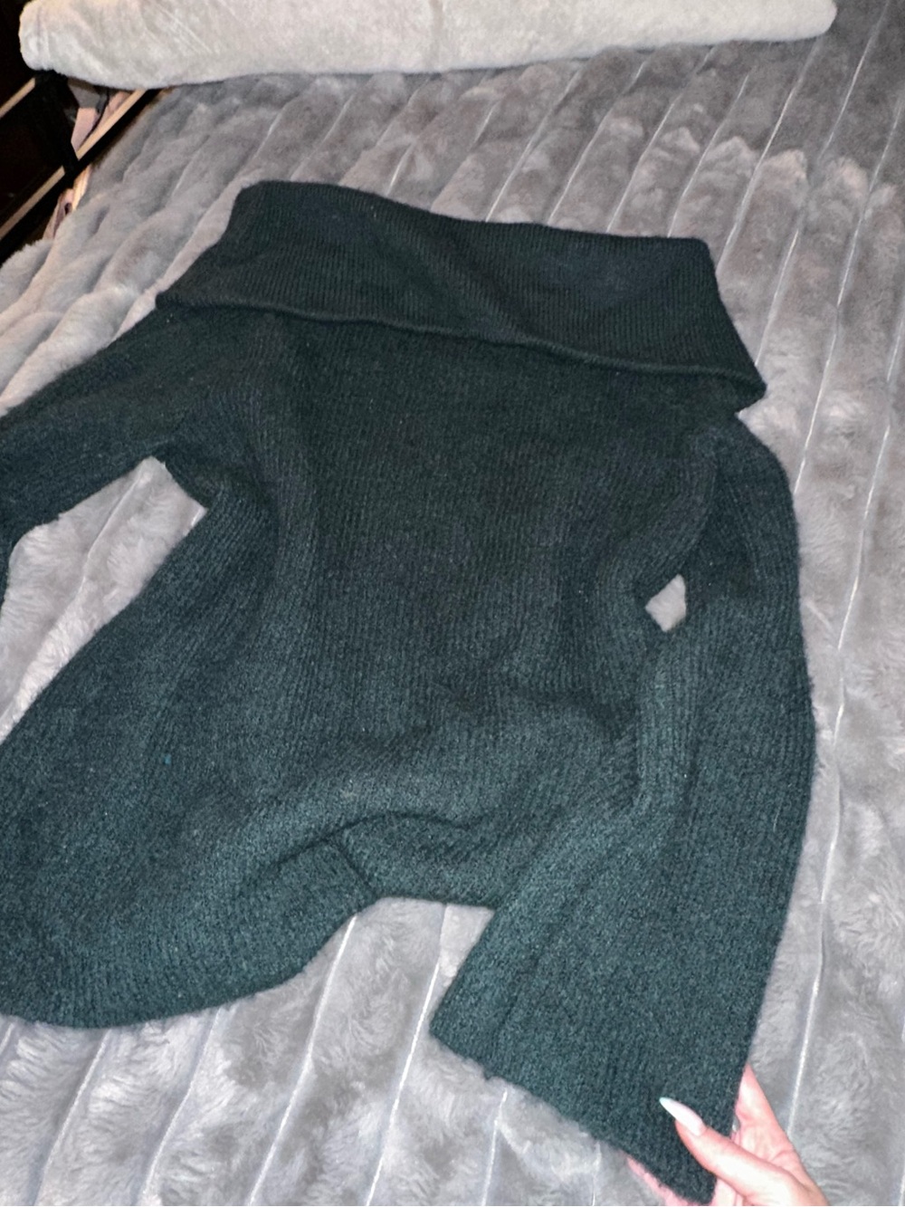 Off Shoulder H&M Dark Green Knit Sweater